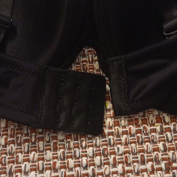 New 34D Carnival 7 Way Convertible Bra Black  New With Tags - Picture 4 of 8